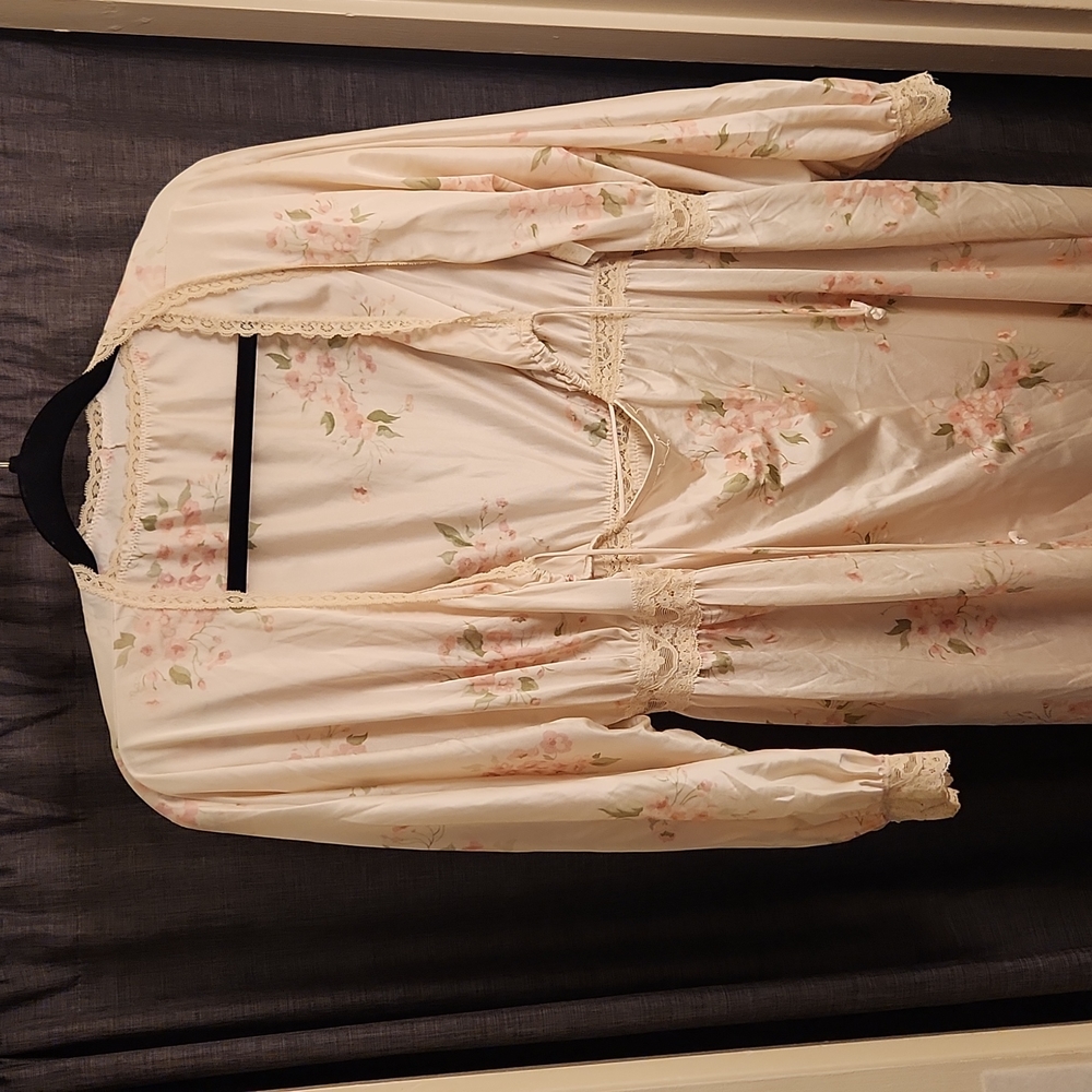 70s vintage night gown and robe set